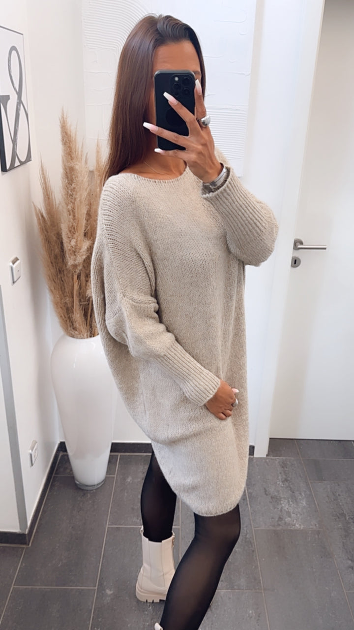 Strick Long Pullover / Kleid mit engeren Ärmeln / beige Art. 7823