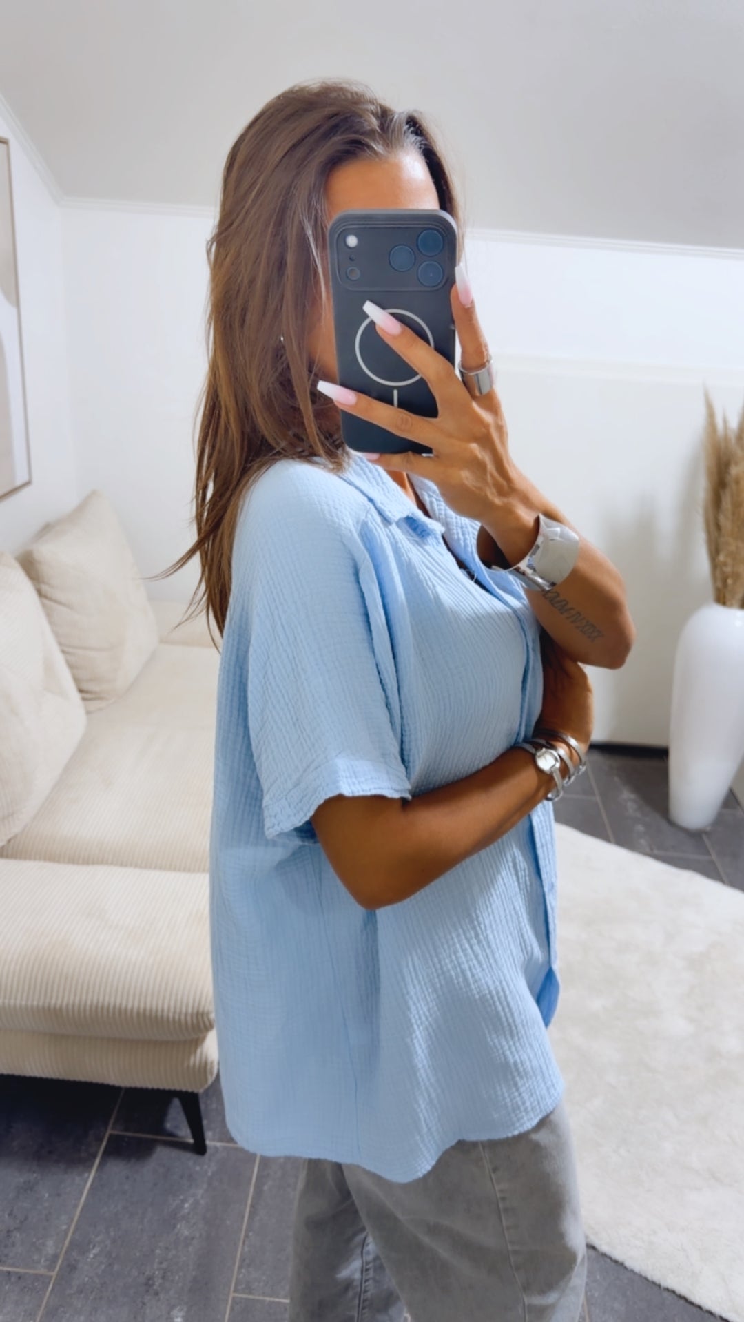 Oversize Musselin Bluse mit T-Shirt Ärmeln / hell blau Art.15049