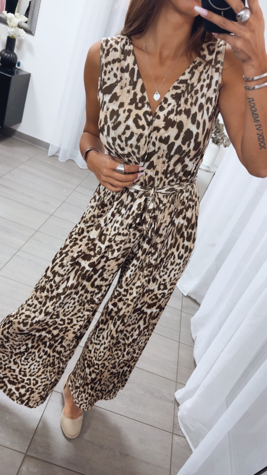 LEO langer Plissee Jumpsuit, schöner Ausschnitt / braun - beige - weiß Art. 14462