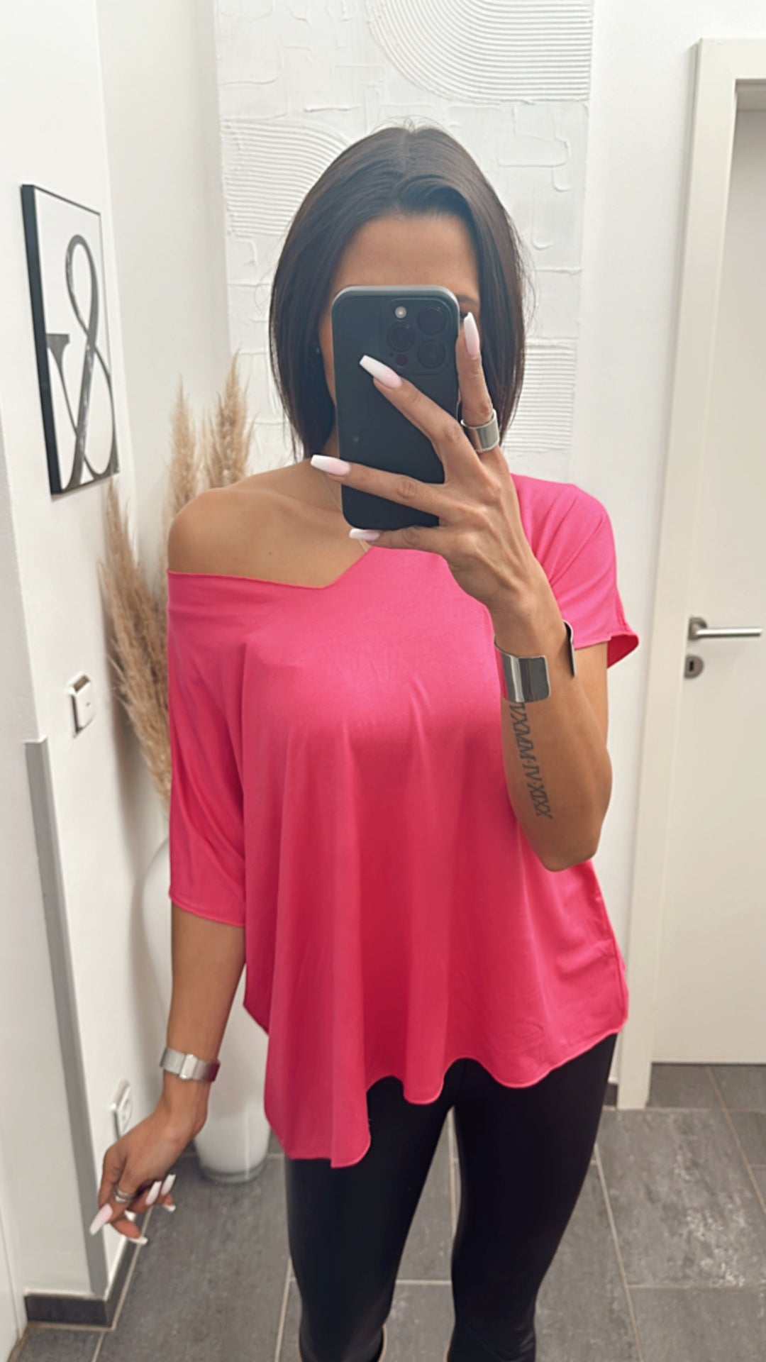 T-shirt mit V-Ausschnitt / Pink Art. 5429