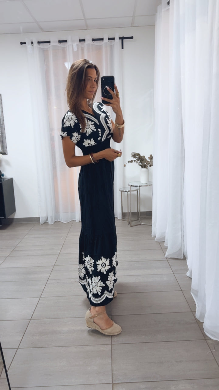 MAXI Kleid mit floralen Stickereien / schwarz - creme Art.15134