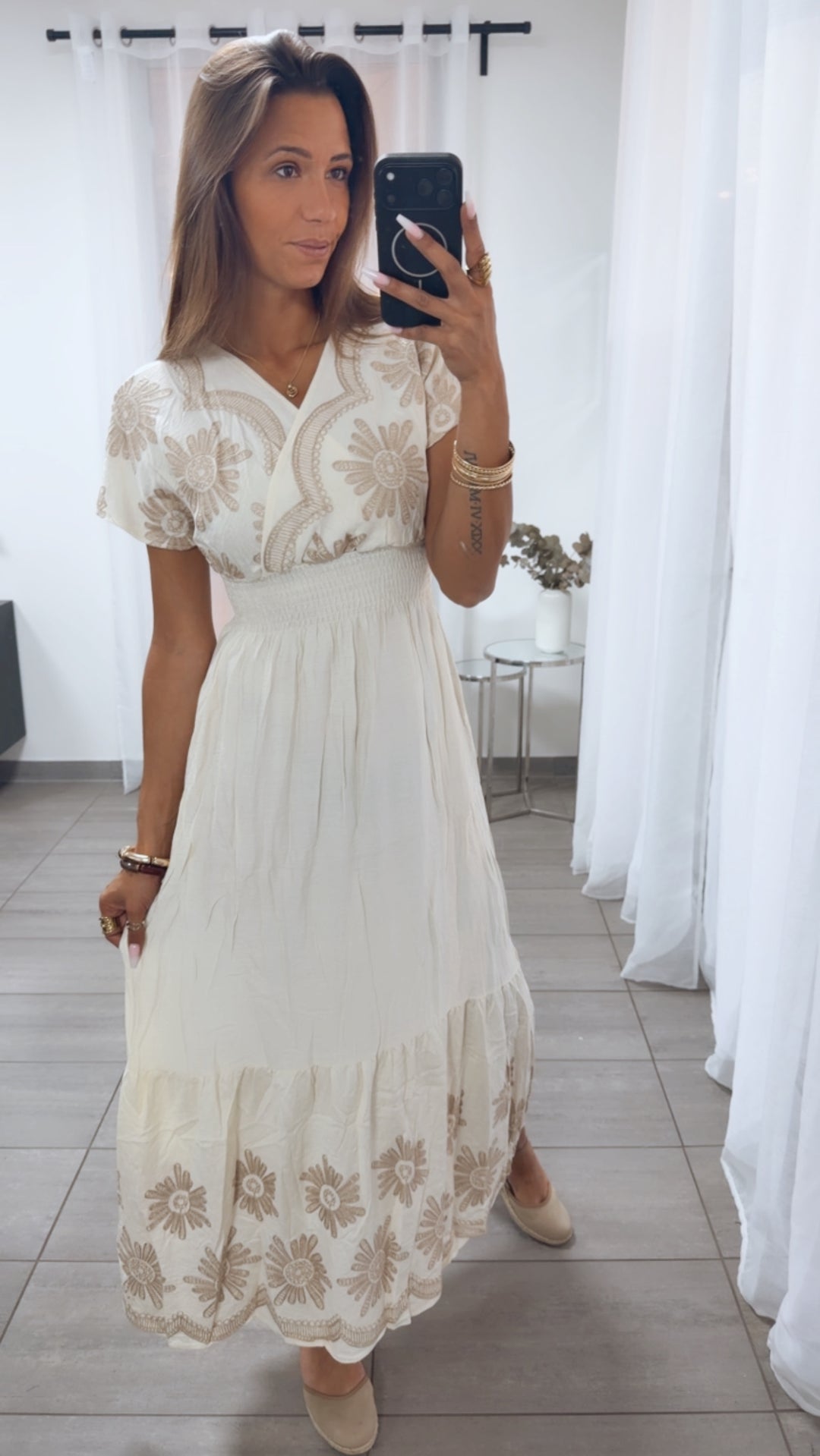 MAXI Kleid mit floralen Stickereien / creme - beige Art.15135
