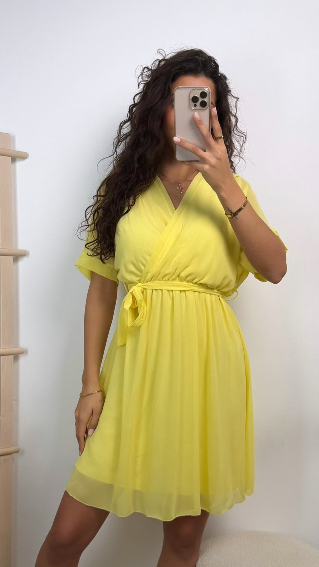 CHIFFON Kleid mit kurzen Ärmeln / soft gelb Art.15138
