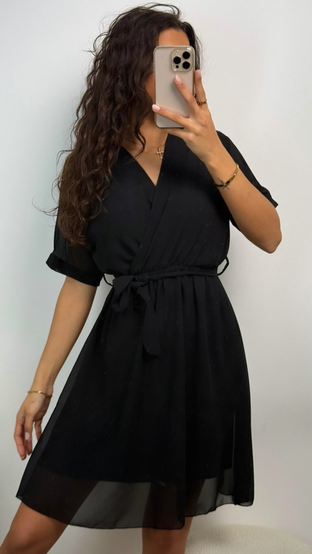 CHIFFON Kleid mit kurzen Ärmeln / schwarz Art.15132