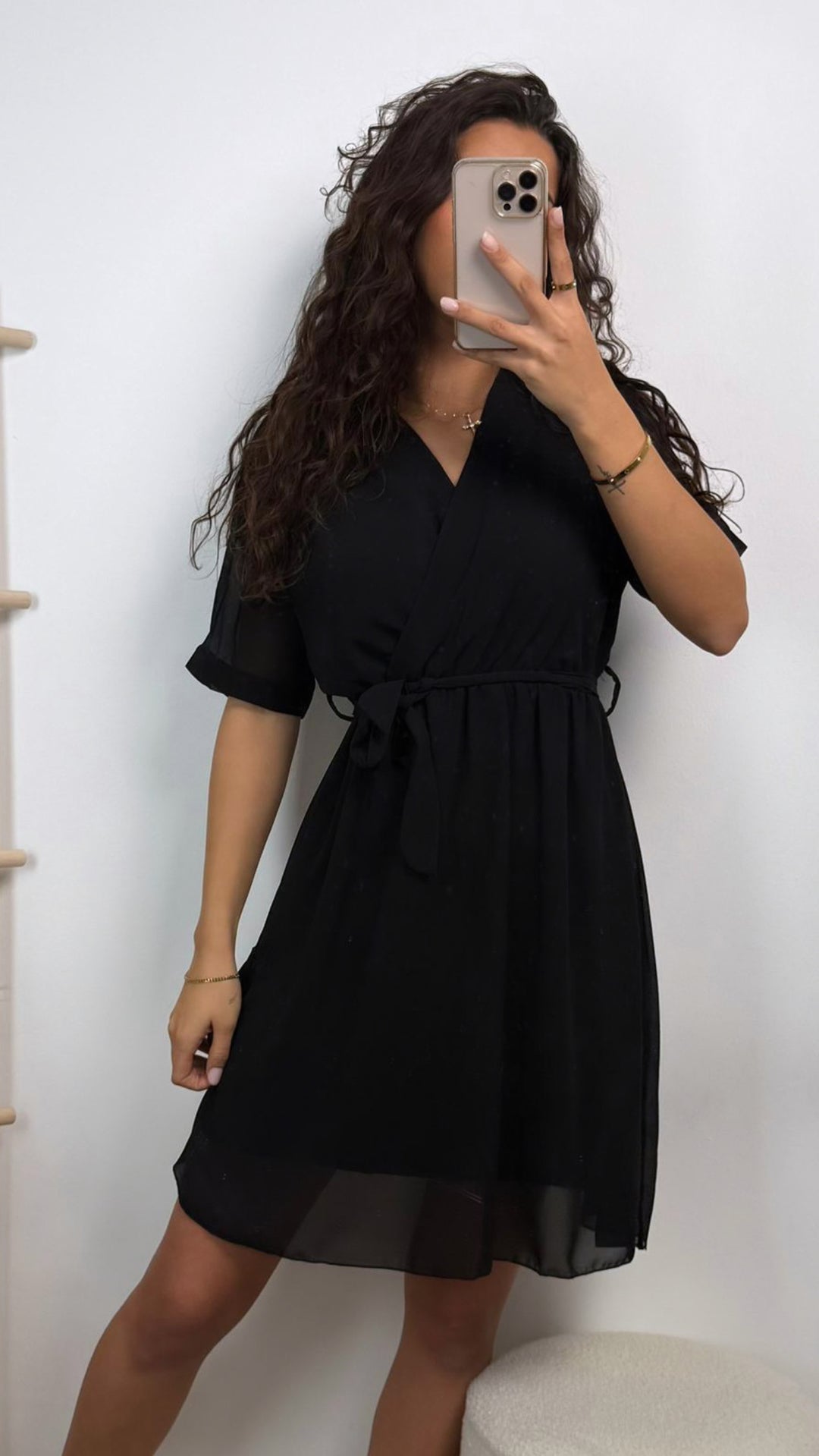 CHIFFON Kleid mit kurzen Ärmeln / schwarz Art.15132