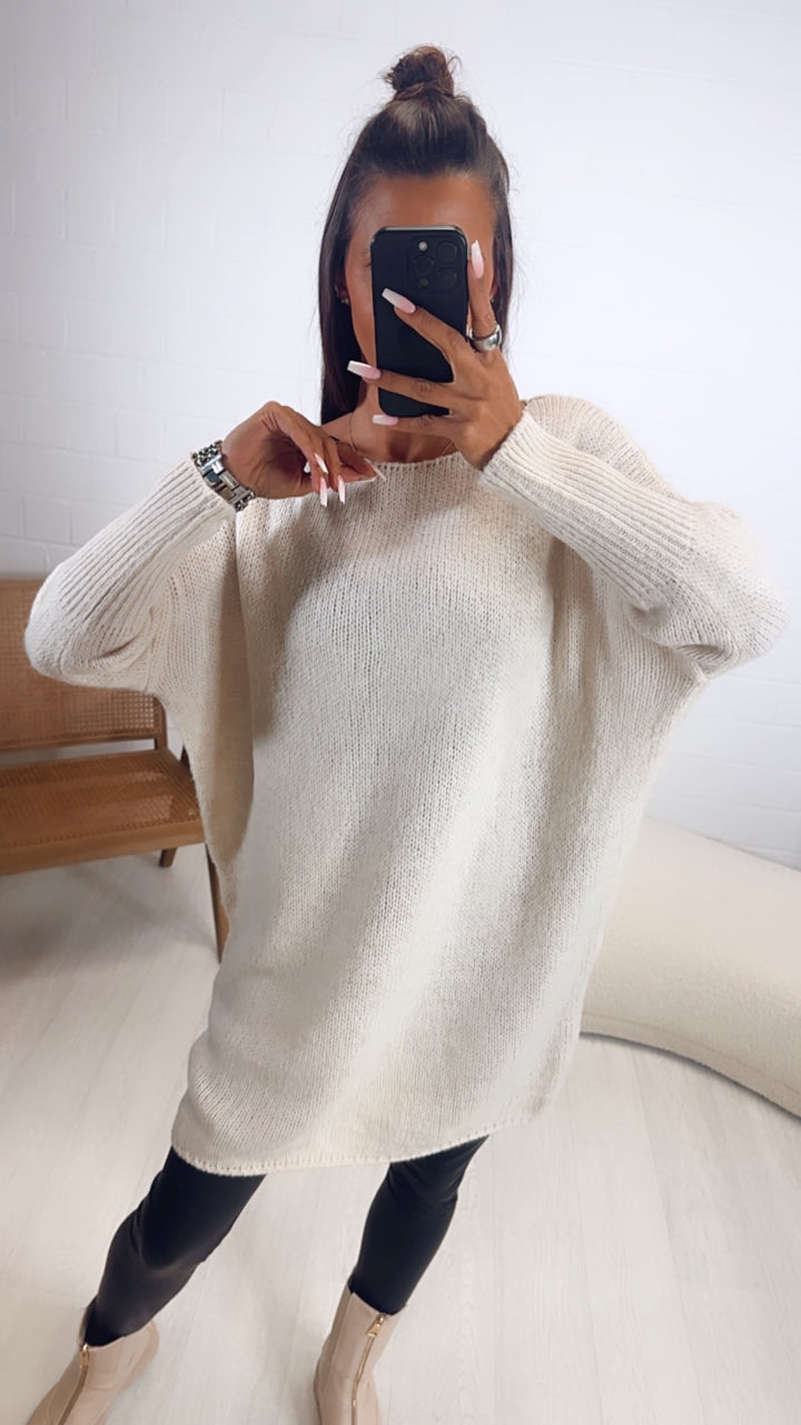 Strick Long Pullover / Kleid mit engeren Ärmeln / wollweiss Art. 7966