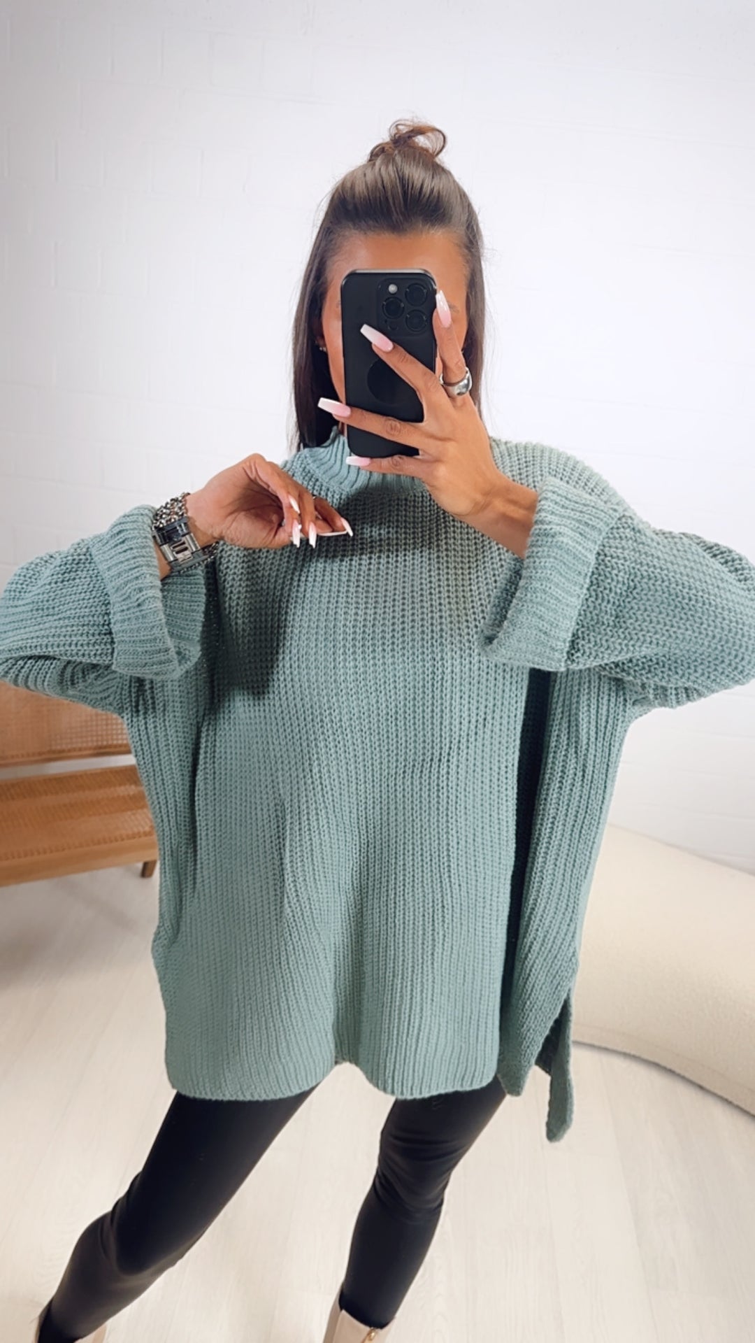 Stehkragen oversize Pullover mit Schlitz / light petrol Art. 7940
