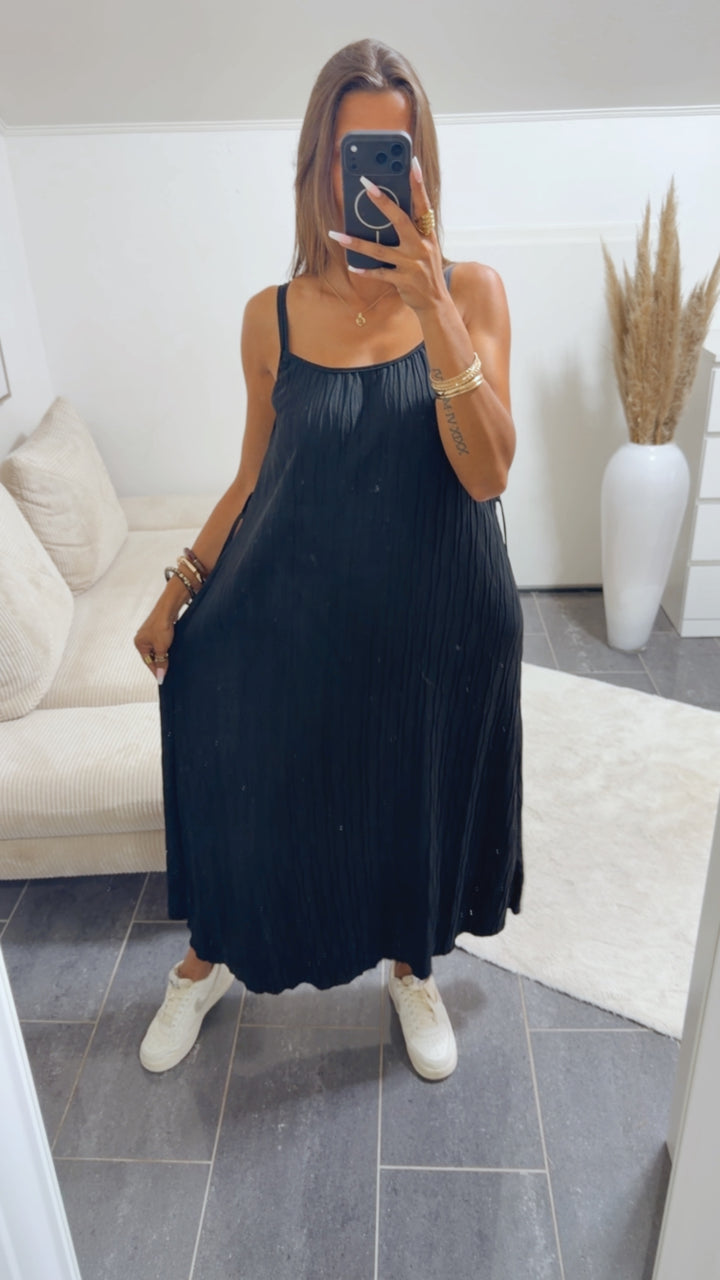 Struktur Kleid mit Spaghetti Trägern / schwarz Art.15183