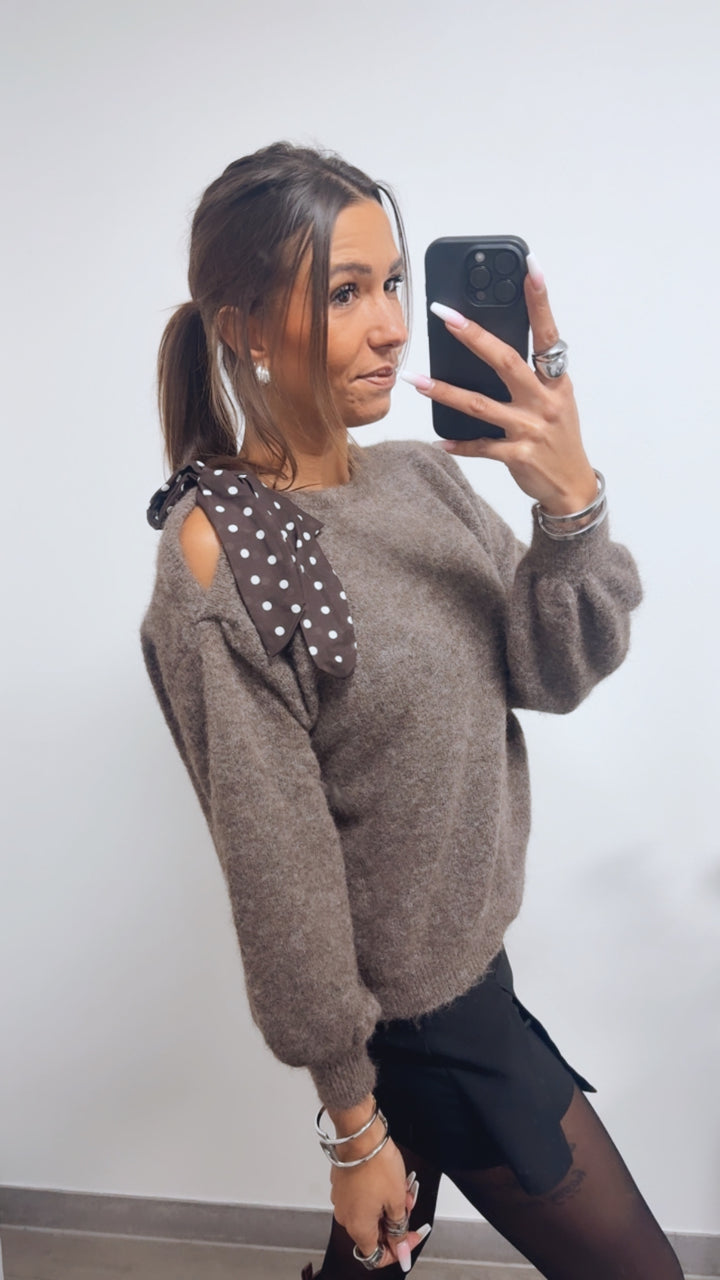 ONE SHOULDER Pullover, Punkte Schleife / braun meliert Art. 13820