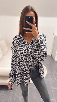 KURZE Oversize Musselin Bluse / Leo grau Art. 7002