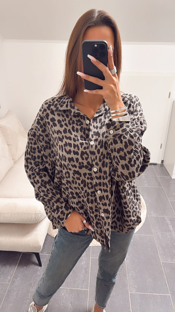 KURZE Oversize Musselin Bluse / Leo schlamm Art. 6128