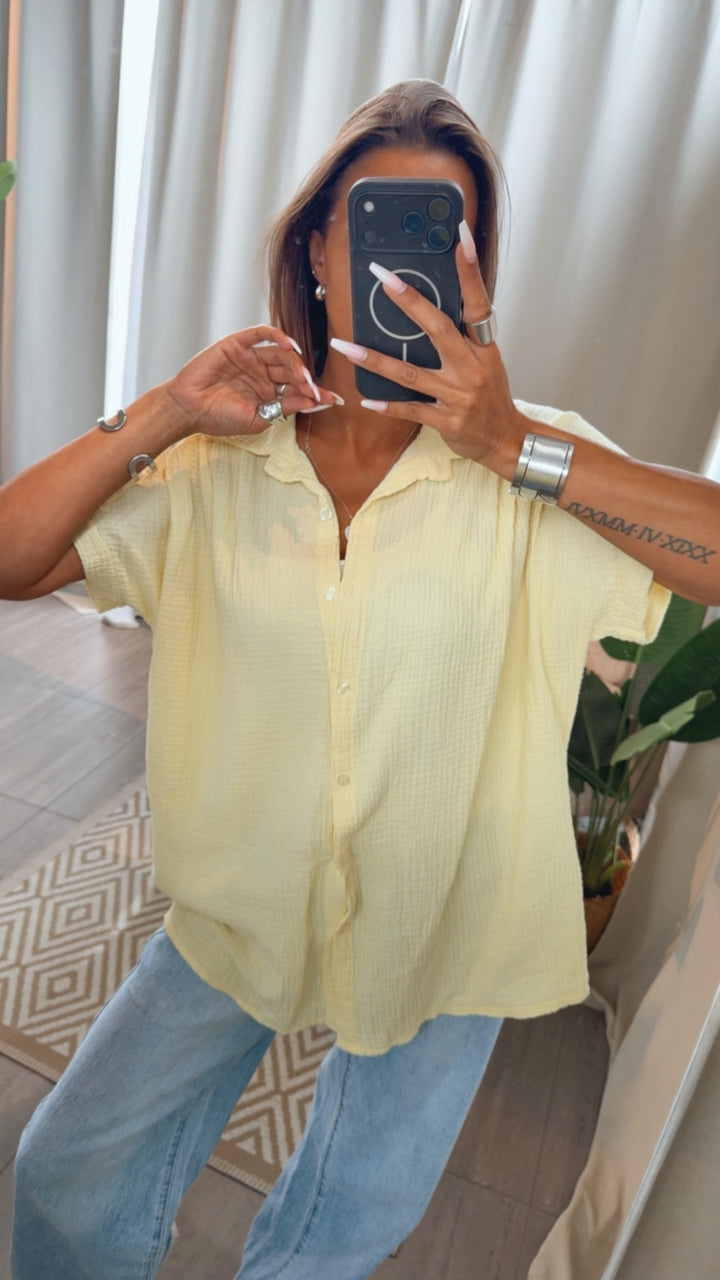Oversize Musselin Bluse mit T-Shirt Ärmeln / soft gelb Art. 15242