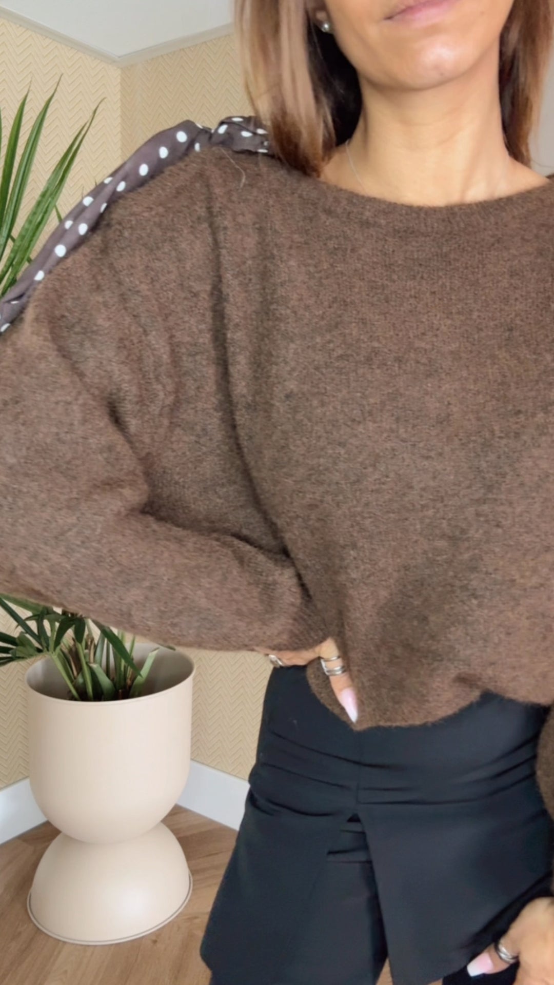 ONE SHOULDER Pullover, Punkte Schleife / schoko braun Art. 13822