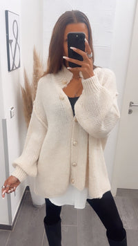 Kuschel Cardigan mit goldenen Knöpfen / wollweiss Art. 6929