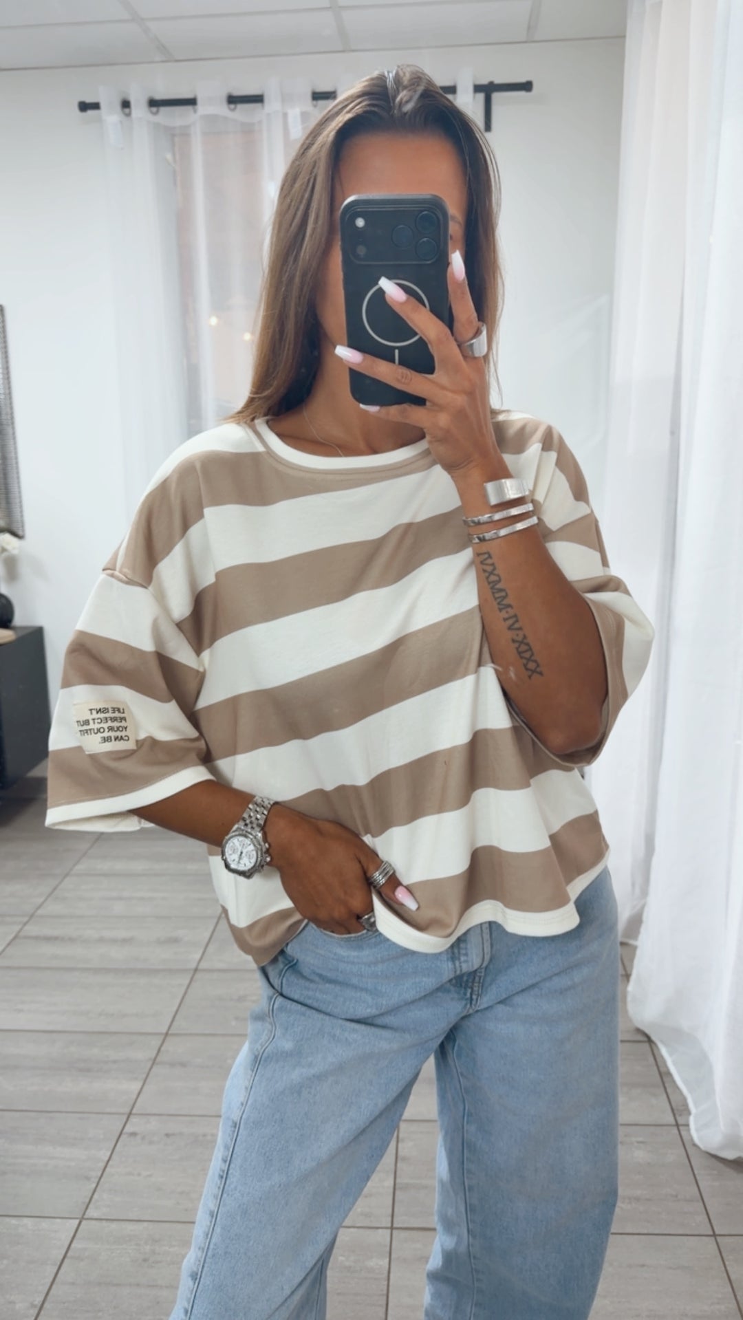 STREIFEN Butterstoff oversize T-shirt mit Patch / creme - light cappuccino Art. 15334