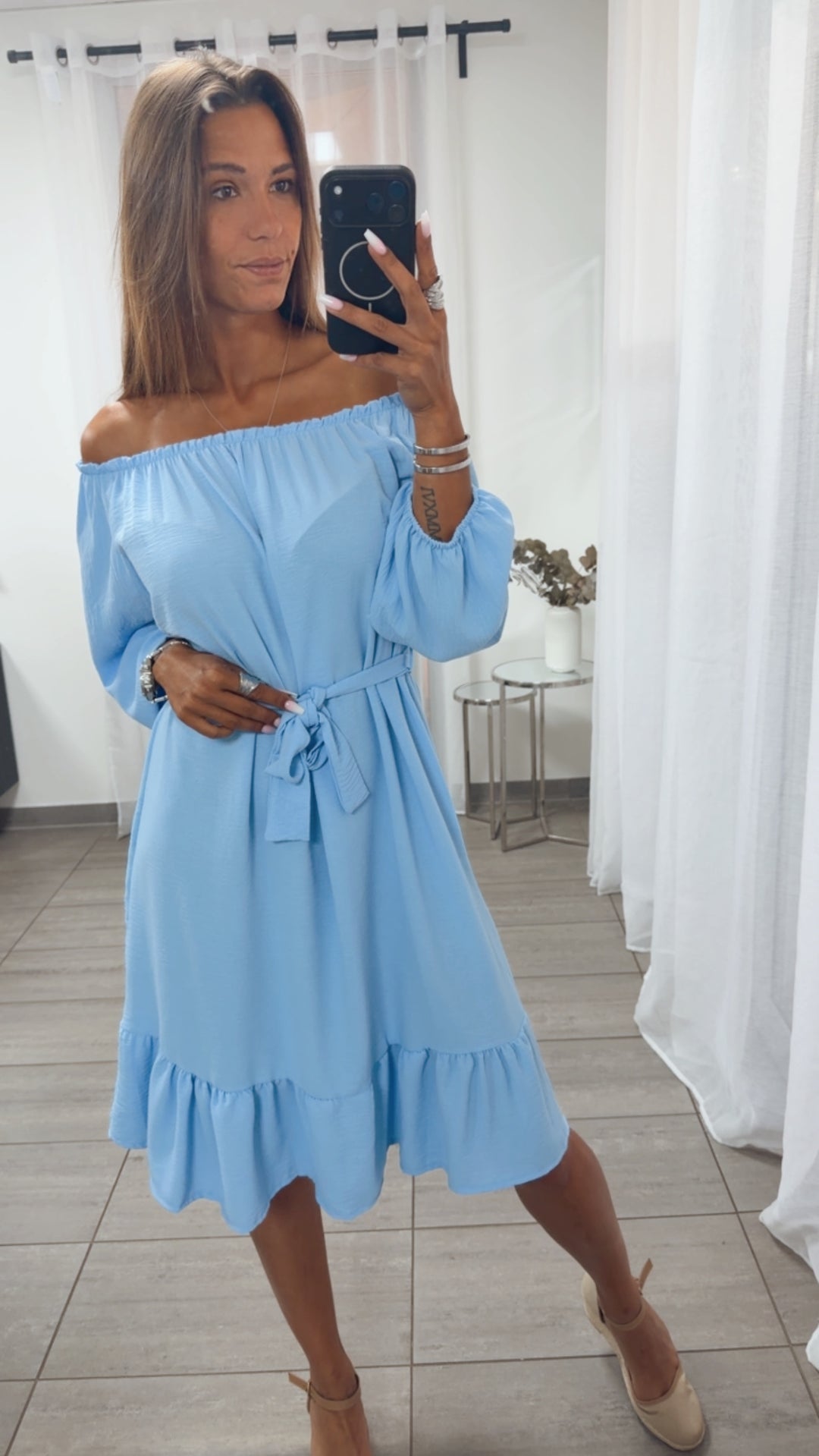 MIDI Off Shoulder Kleid mit Bindegürtel / hell blau Art. 15349
