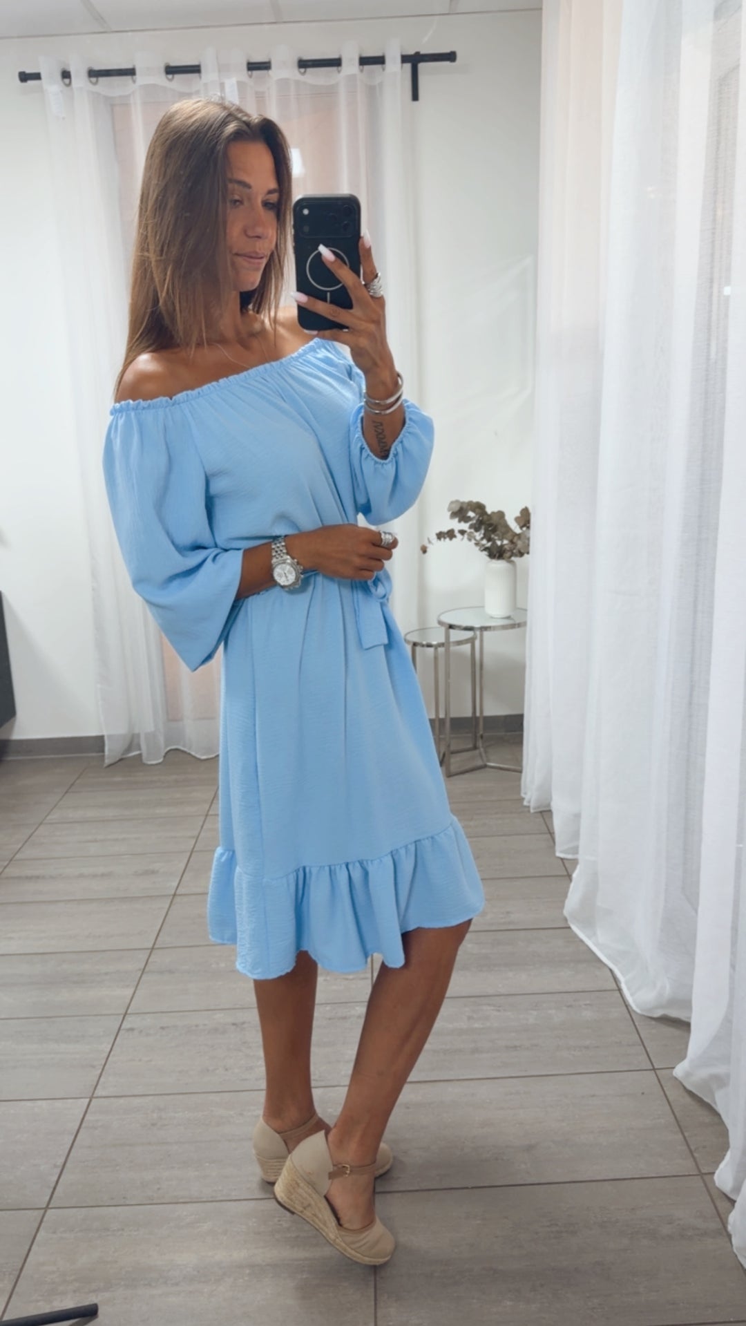 MIDI Off Shoulder Kleid mit Bindegürtel / hell blau Art. 15349