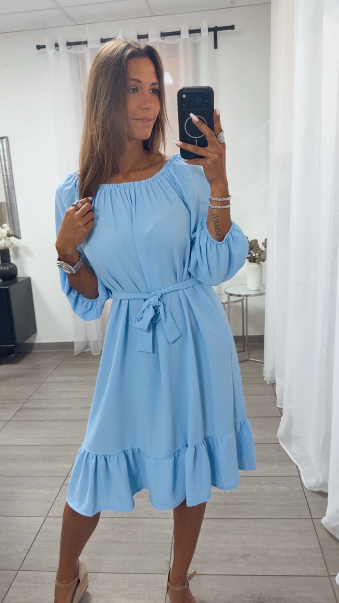 MIDI Off Shoulder Kleid mit Bindegürtel / hell blau Art. 15349