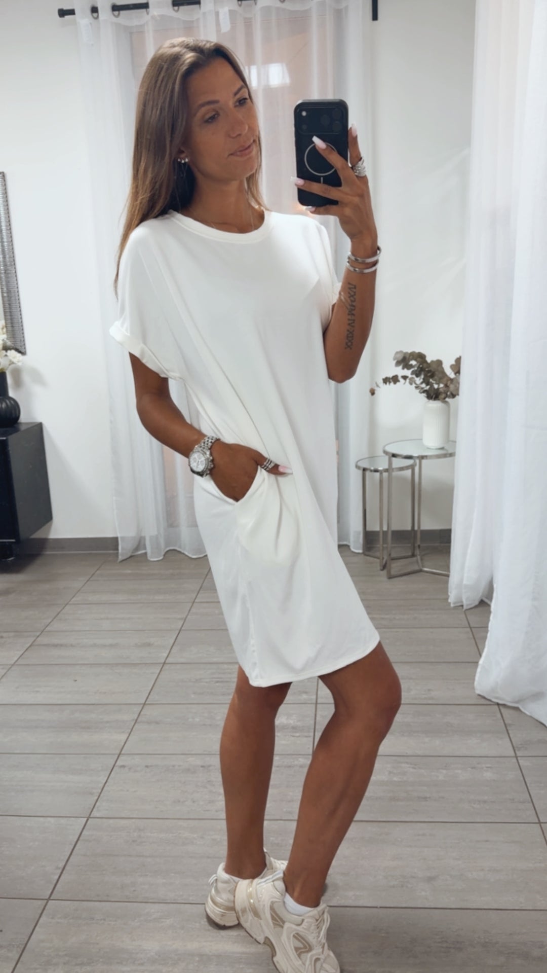 KURZES Butterstoff T-Shirt Kleid mit Taschen / weiss Art. 15269