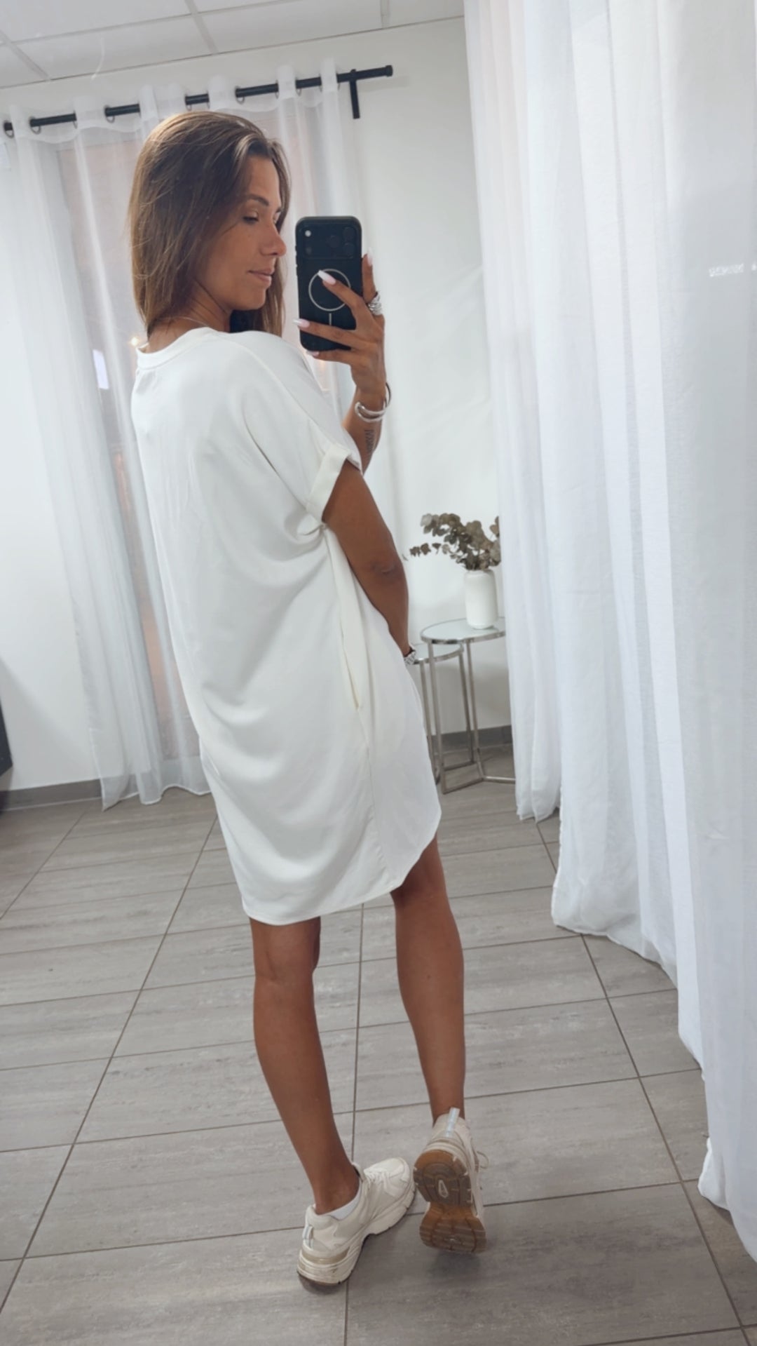 KURZES Butterstoff T-Shirt Kleid mit Taschen / weiss Art. 15269