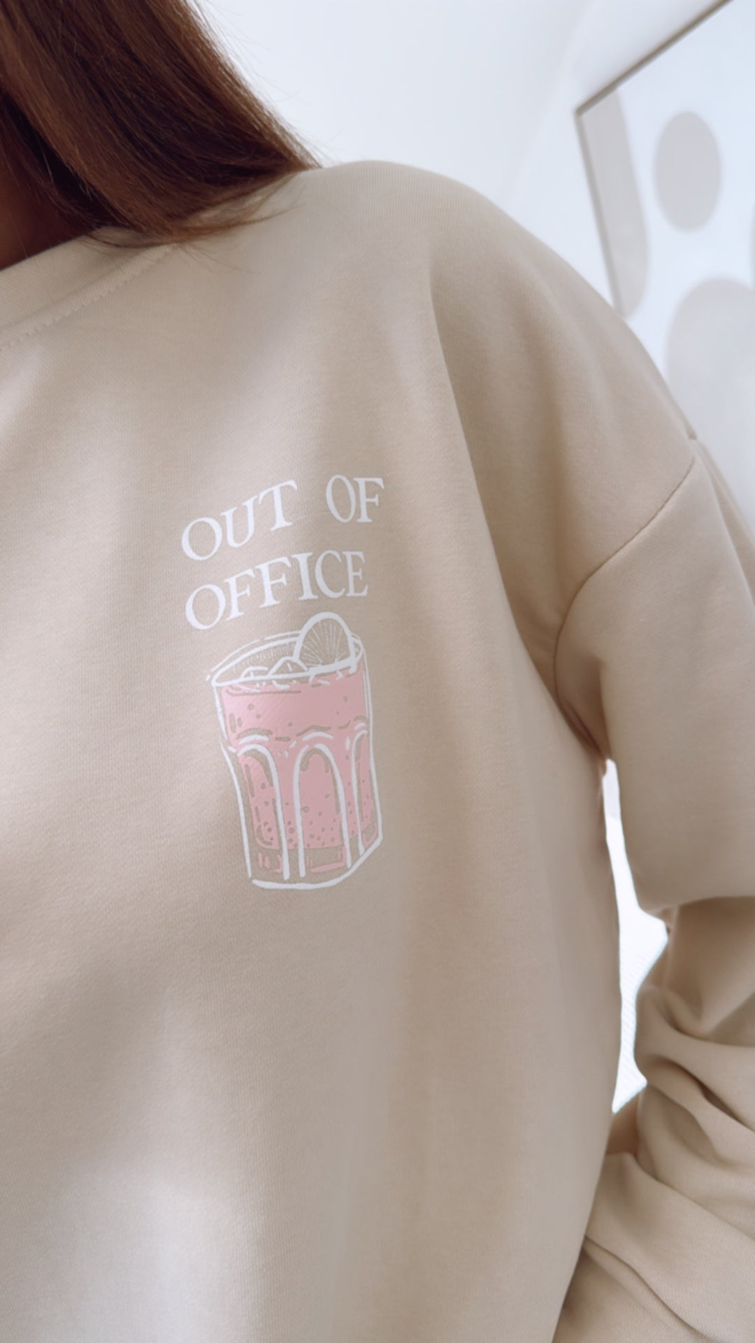 Sweatshirt " Out of Office " / beige Art. 9199
