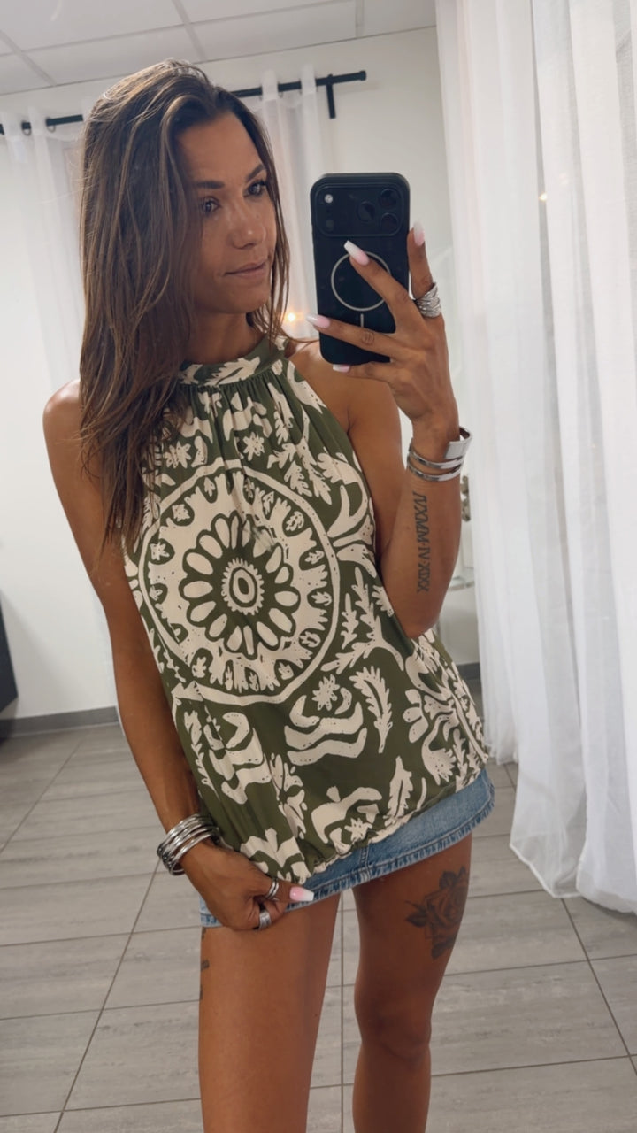 ZWEI FARBEN ETHNO Muster ärmelloses Top / soft khaki - weiss Art. 15326