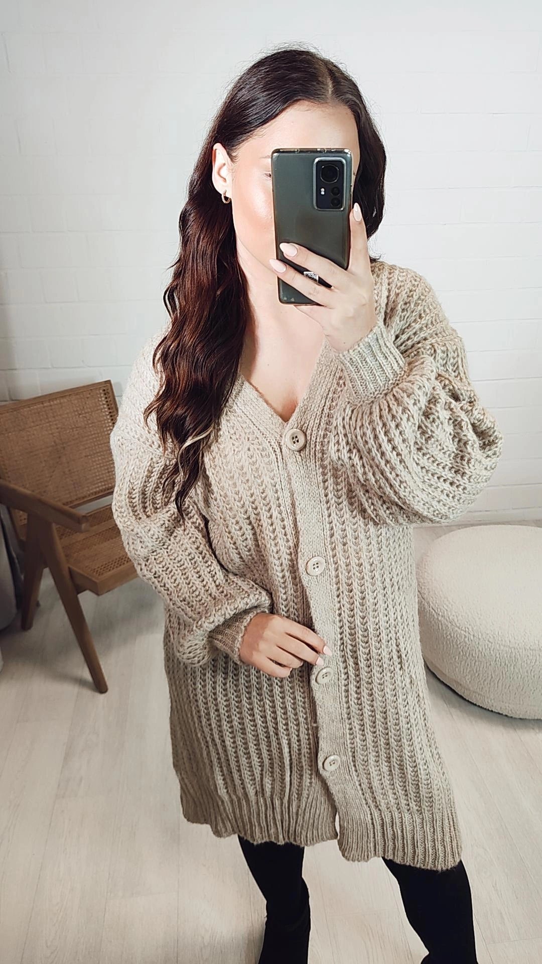 Langer Cardigan mit Knöpfen / beige Art. 7991