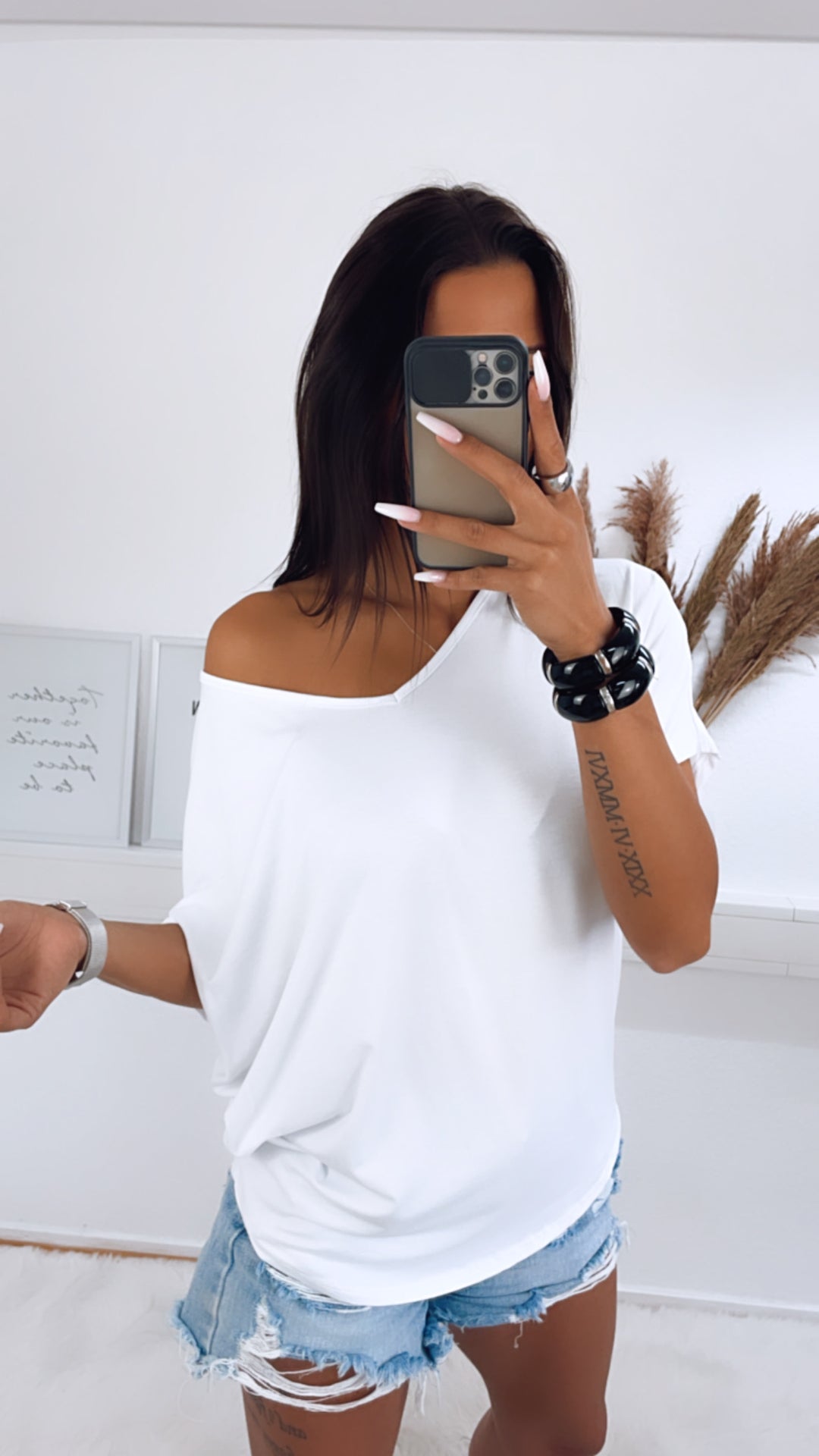 T-shirt Oberteil mit V-Ausschnitt / weiß Art. 1235