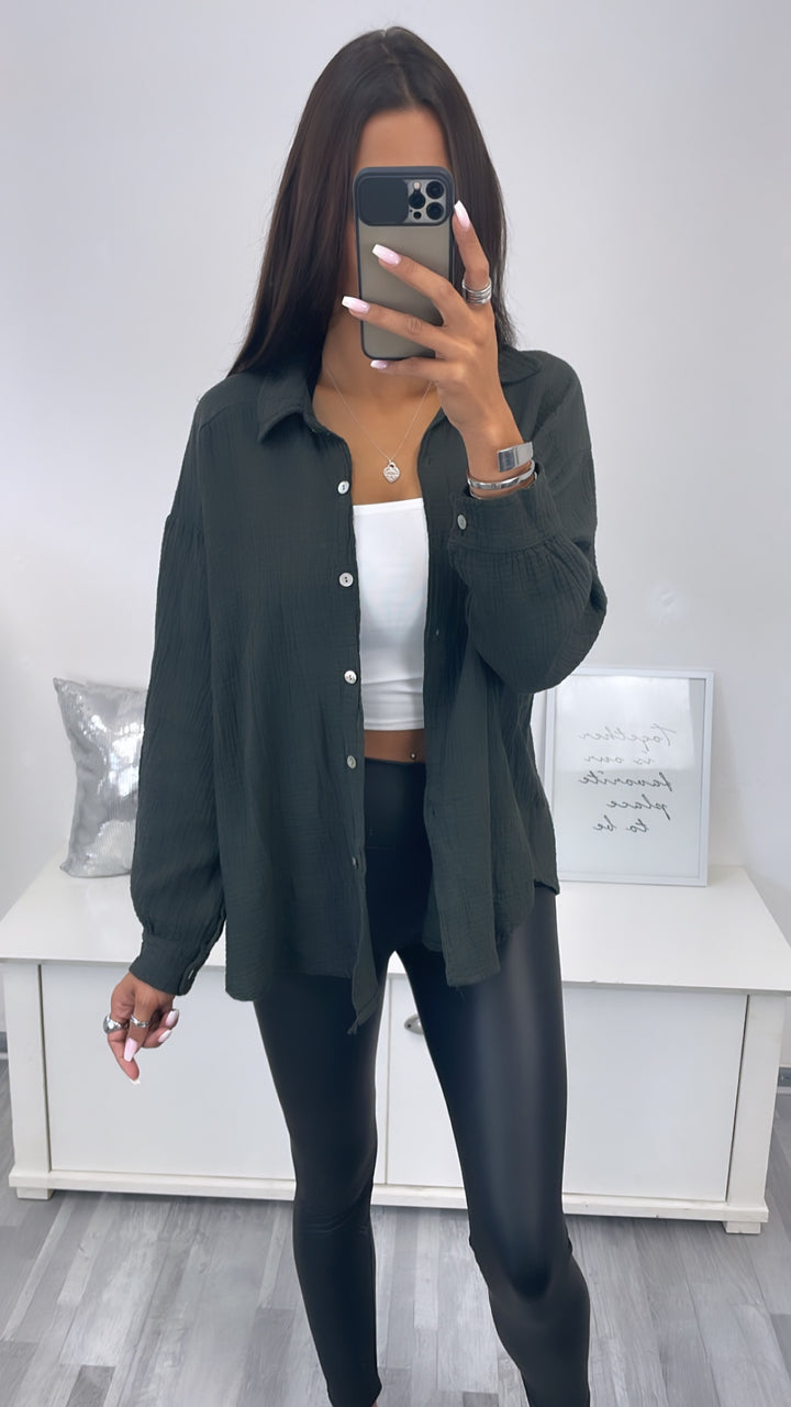 KURZE Oversize Musselin Bluse / dunkel grau Art. 4238