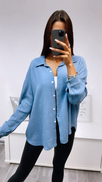 Kurze Oversize Musselin Bluse / taubenblau Art. 3182