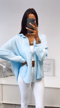 KURZE Oversize Musselin Bluse / hell blau Art. 3155
